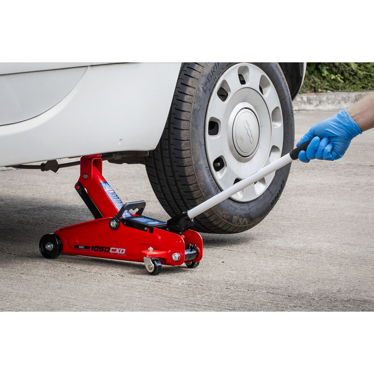 Sealey Short Chassis Trolley Jack with Storage Case 2 Tonne - Image 5