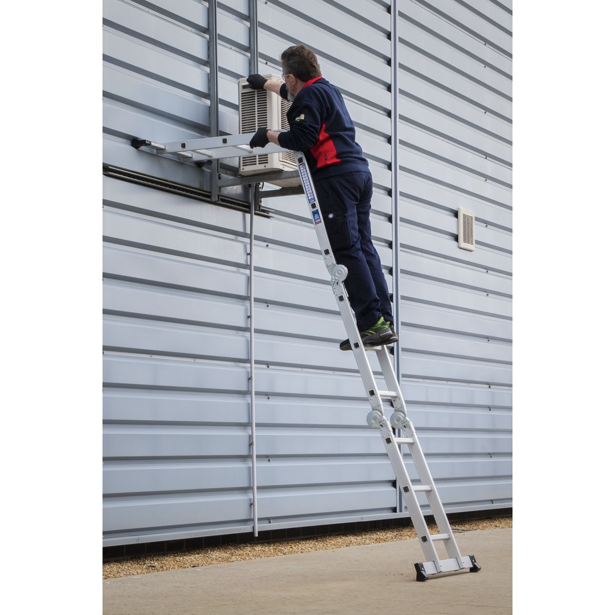 Sealey Folding Platform Ladder 4-Way Aluminium - BS EN 131 - Image 10