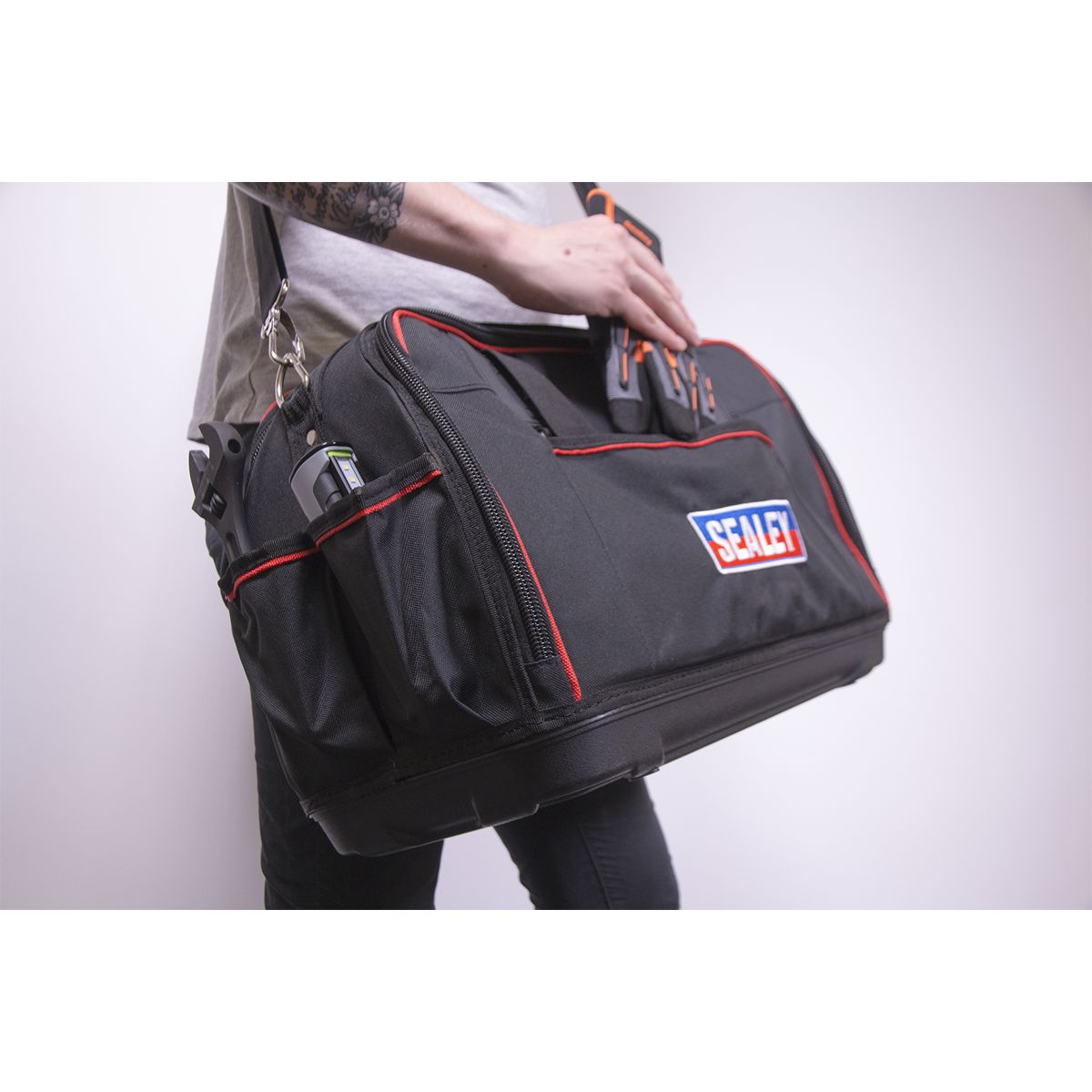 Sealey Heavy-Duty Tool Storage Bag with 24 Pockets 500mm - Image 7