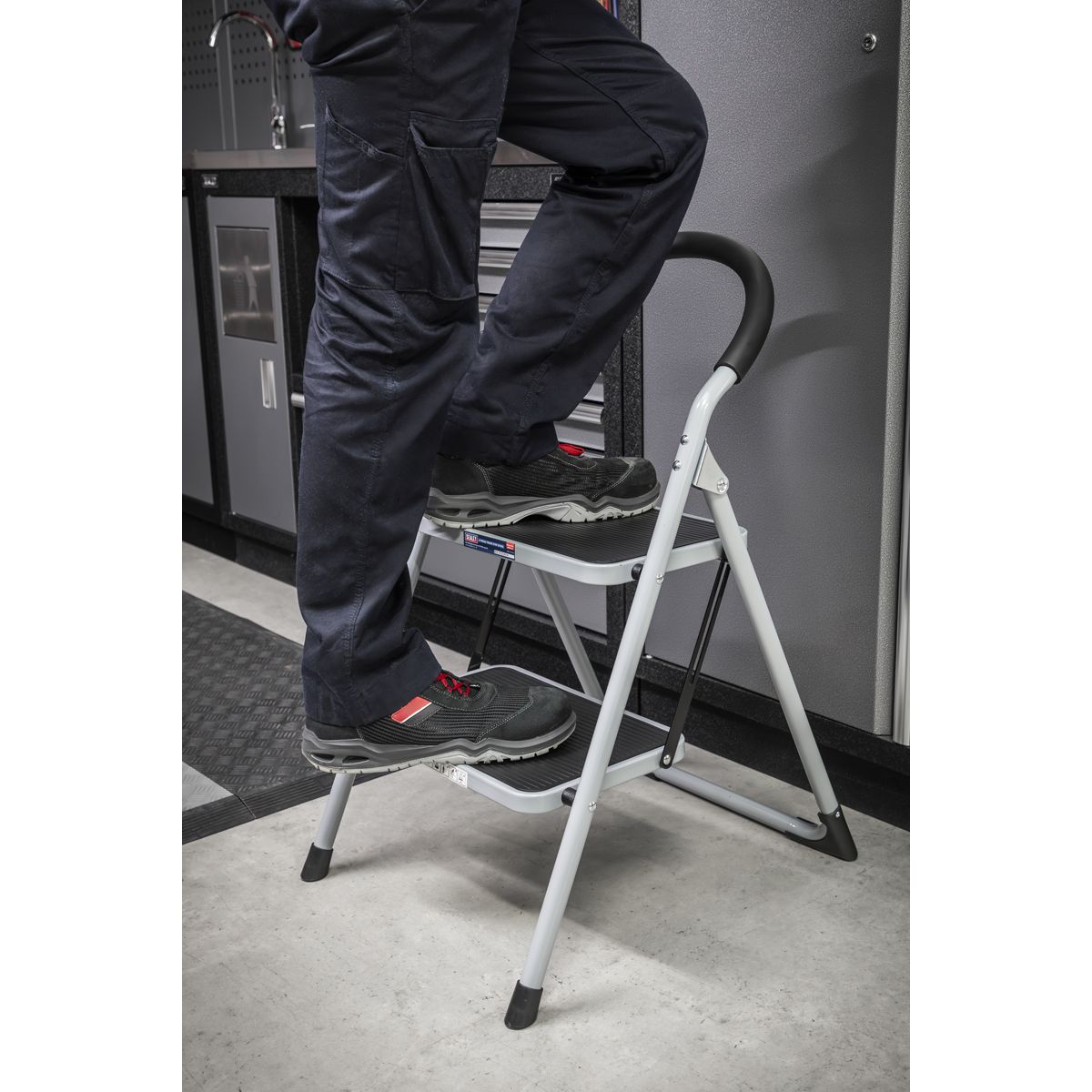 Sealey Step Stool 2-Tread 150kg Capacity - BS EN14183 - Image 9