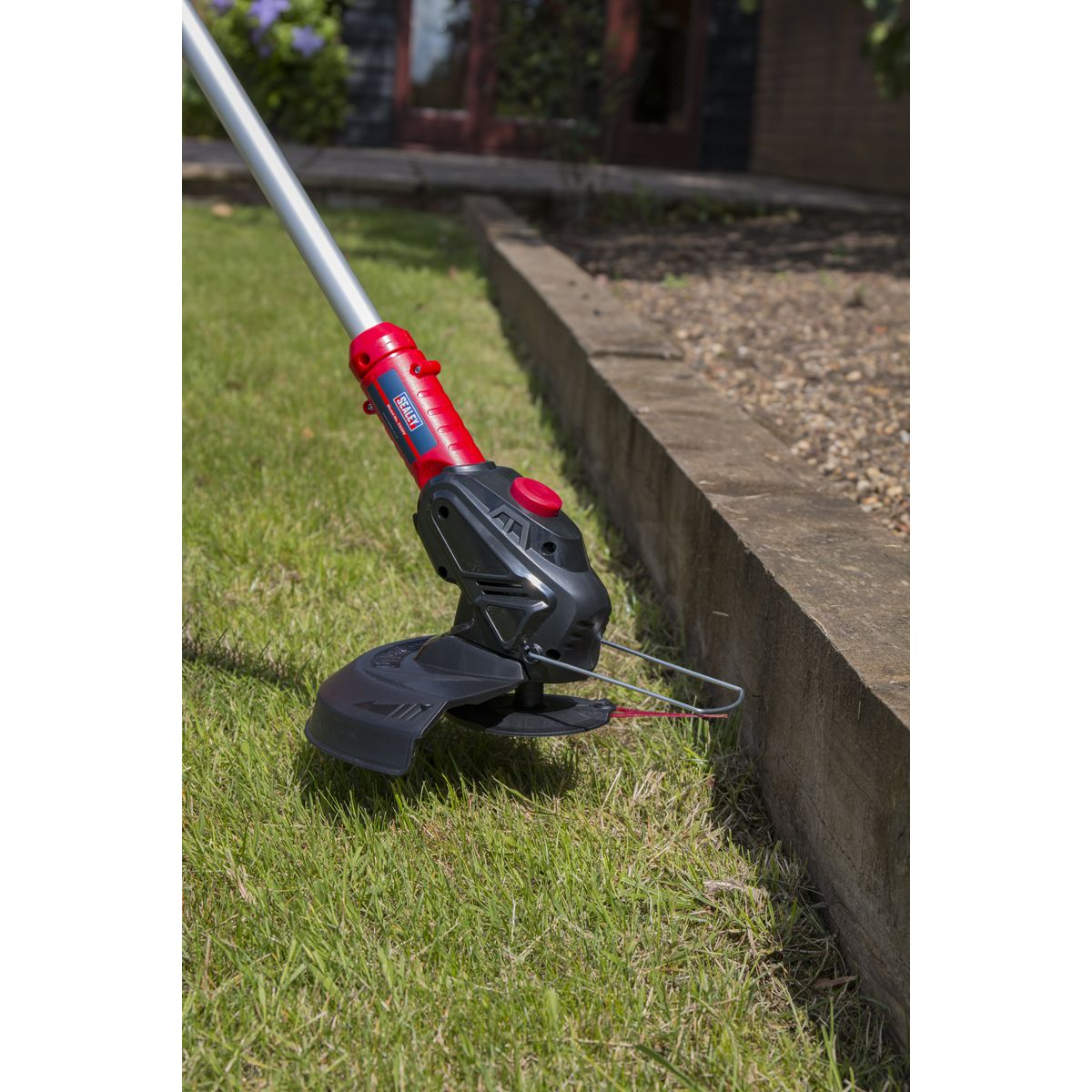 Sealey SV20 Series Cordless Strimmer 20V with 4Ah Battery & Charger - Image 2