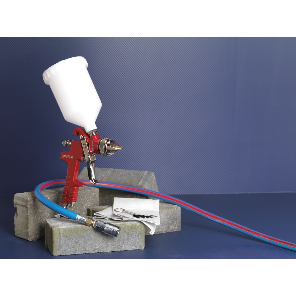 Sealey Workshop Series HVLP Gravity Feed Spray Gun 1.3mm Set-Up - Image 2