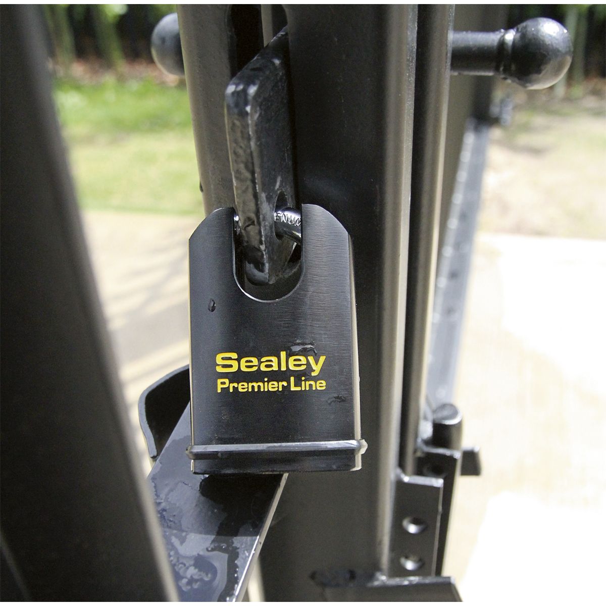 Sealey Premier Steel Body Padlock Shrouded Shackle 61mm - Image 2