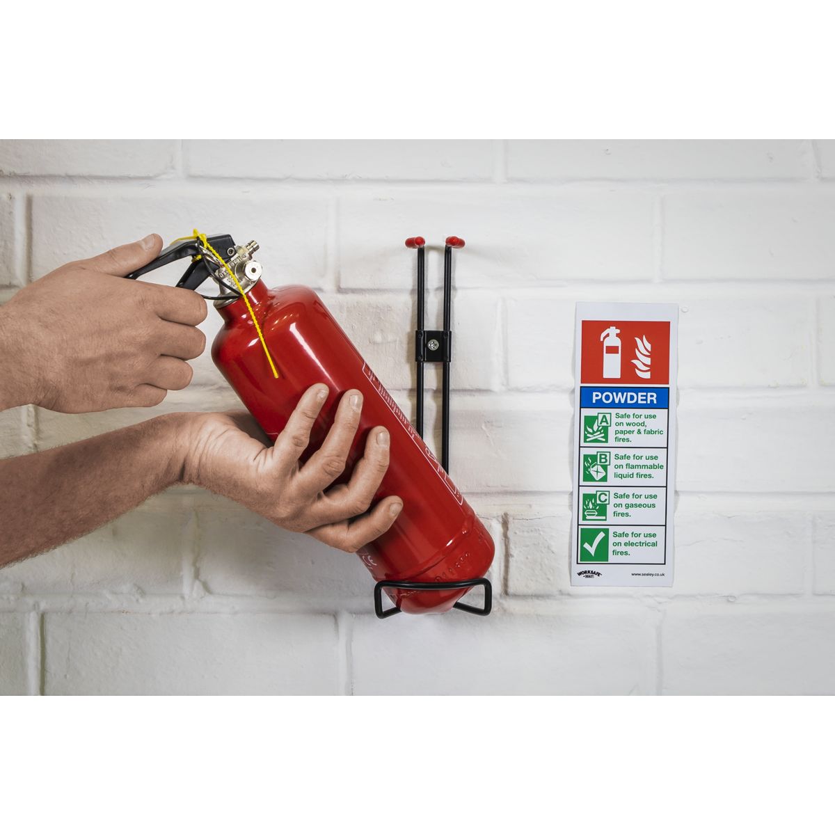 Sealey Dry Powder Fire Extinguisher 1kg - Image 3